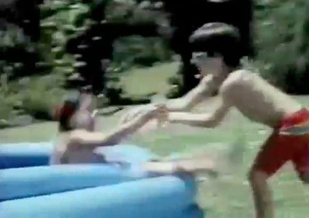 Bernie Stringle TANG Tang de 1984 Télévision | Le Club des Directeurs Artistiques